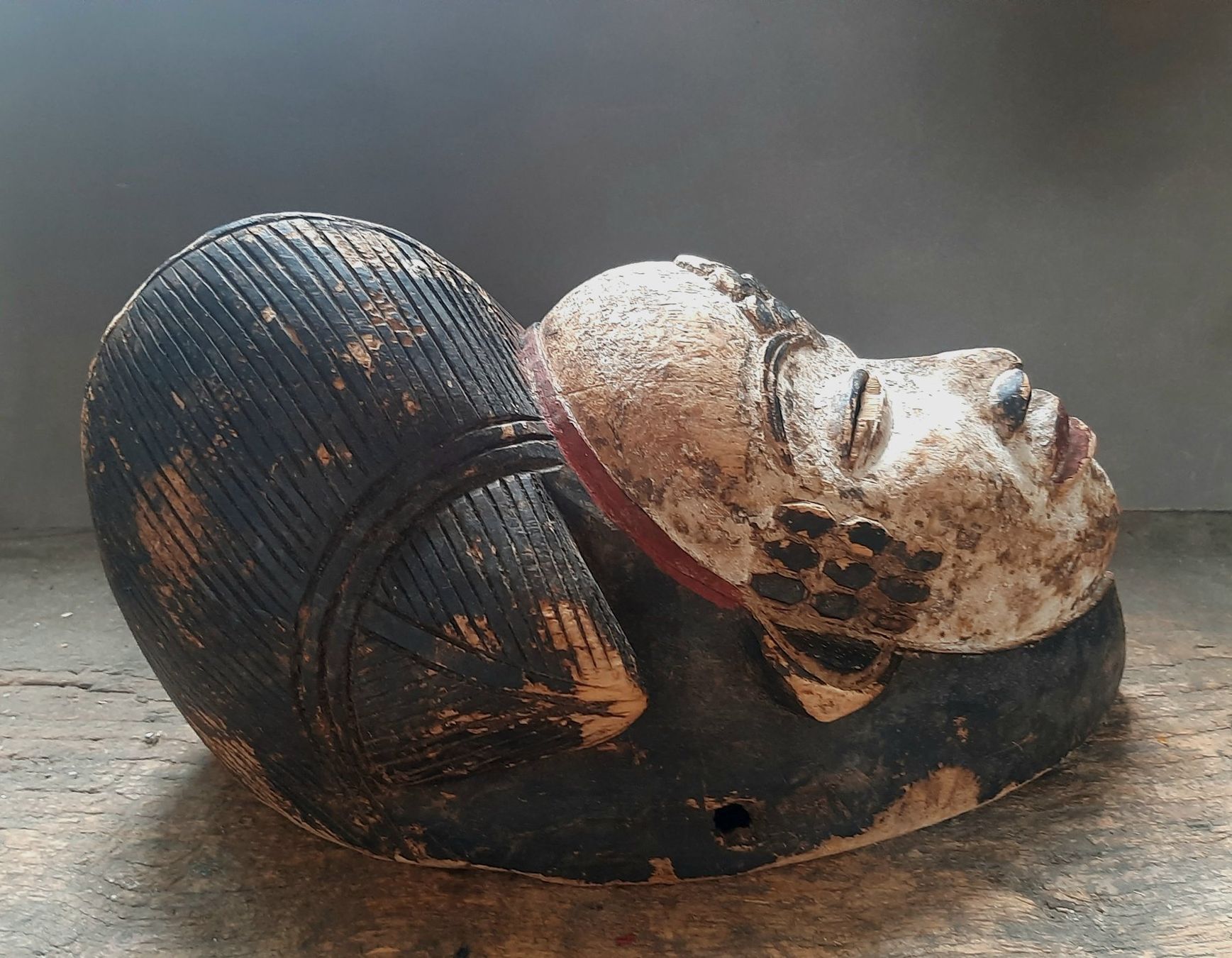 Internationale Kunst: Antike afrikanische Maske – Gebraucht aus Arbon von torso444 3