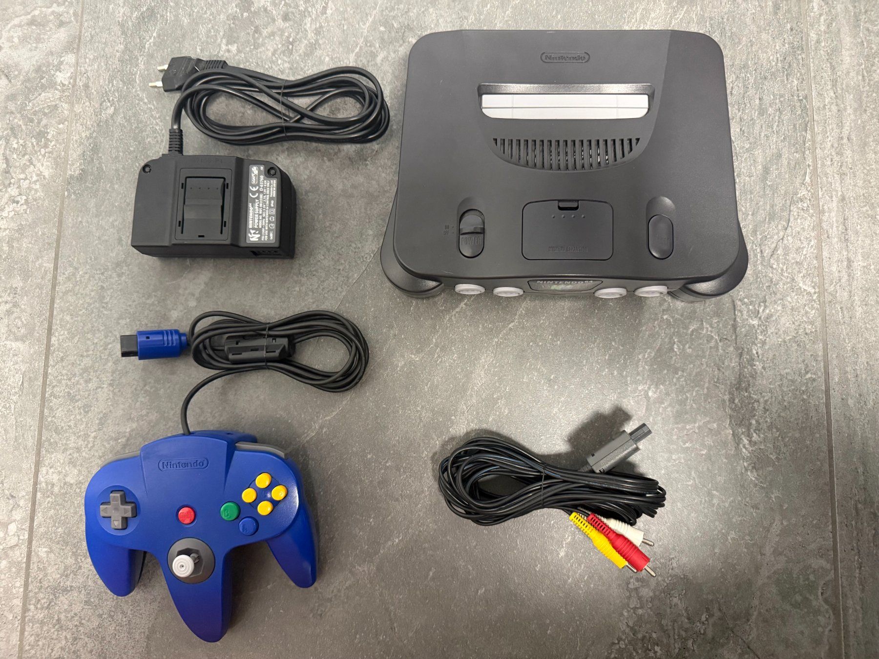 Nintendo Console: Console Nintendo 64 – Usato da Pont-de-la-Morge venduto da Darfal