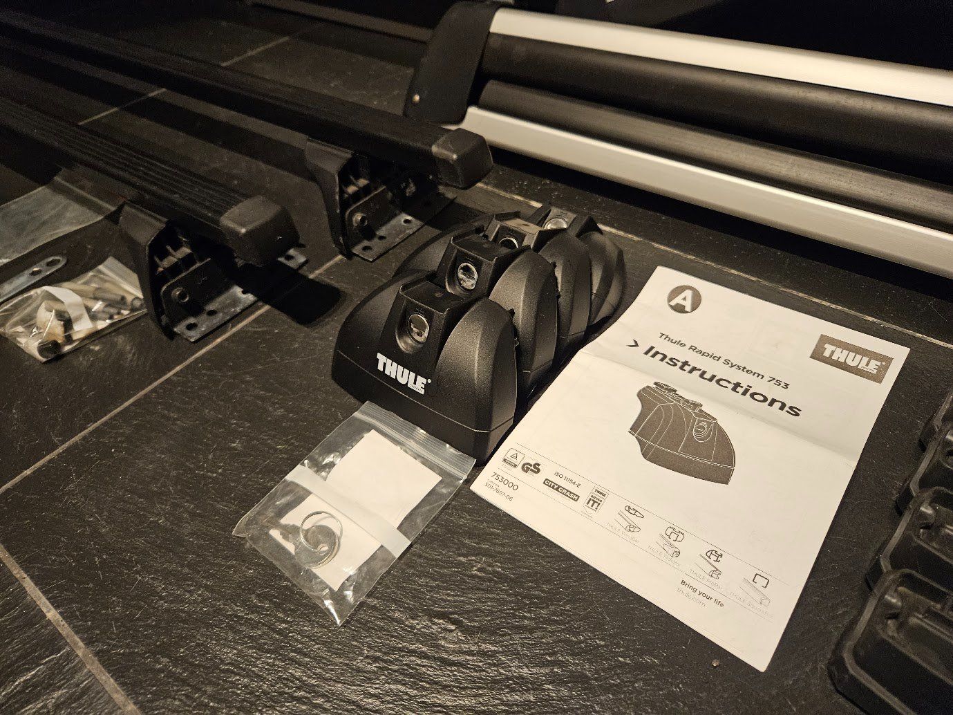 Thule Portapacchi: THULE Dachträger + Skiträger Set – Usato da Langnau am Albis venduto da VladiZ 3