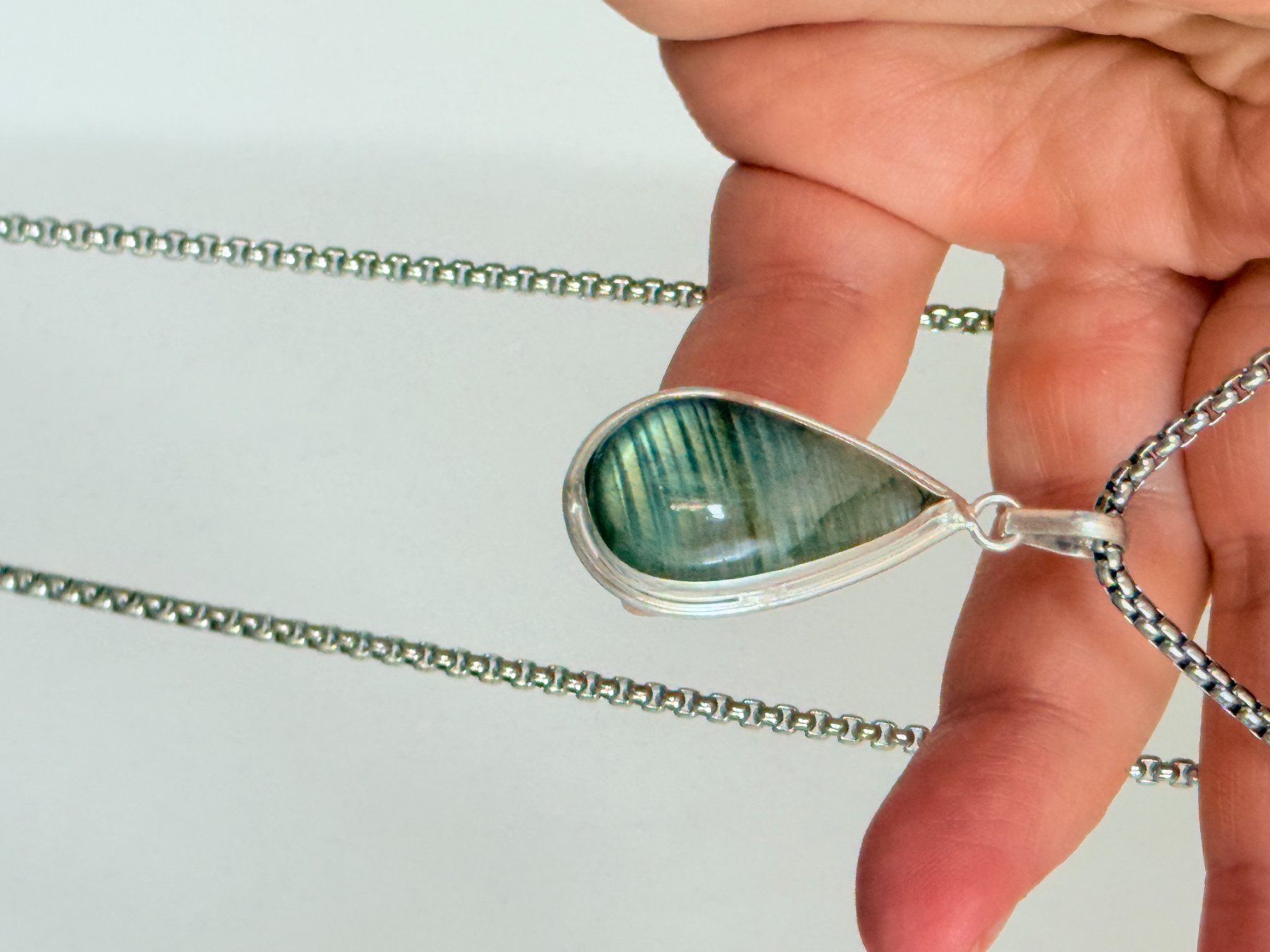 Catenine: Collier labradorite, élégant et tendance ✨ – Nuovo e nell'imballaggio originale da Genève venduto da AWWA 1