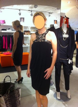 Designer Kleid von Paule Ka mit Qualitäts-Strass-Steinen