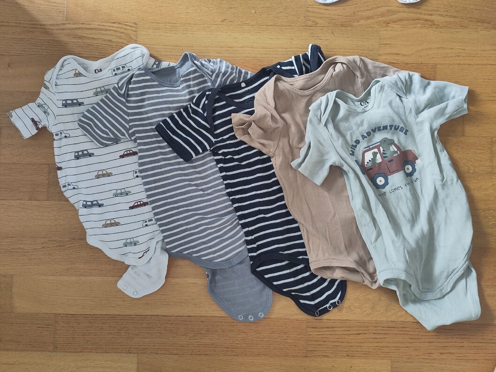 C&A Lotti di vestiti: 10 Kurzarm-Bodys, Gr. 98, C & A  – Nuovo (secondo la descrizione) da Zürich venduto da reb_qq6b 1