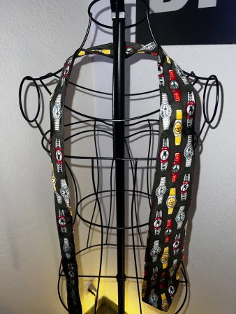 Moschino „Cheap and Chic“ Seidenkrawatte – Made in Italy