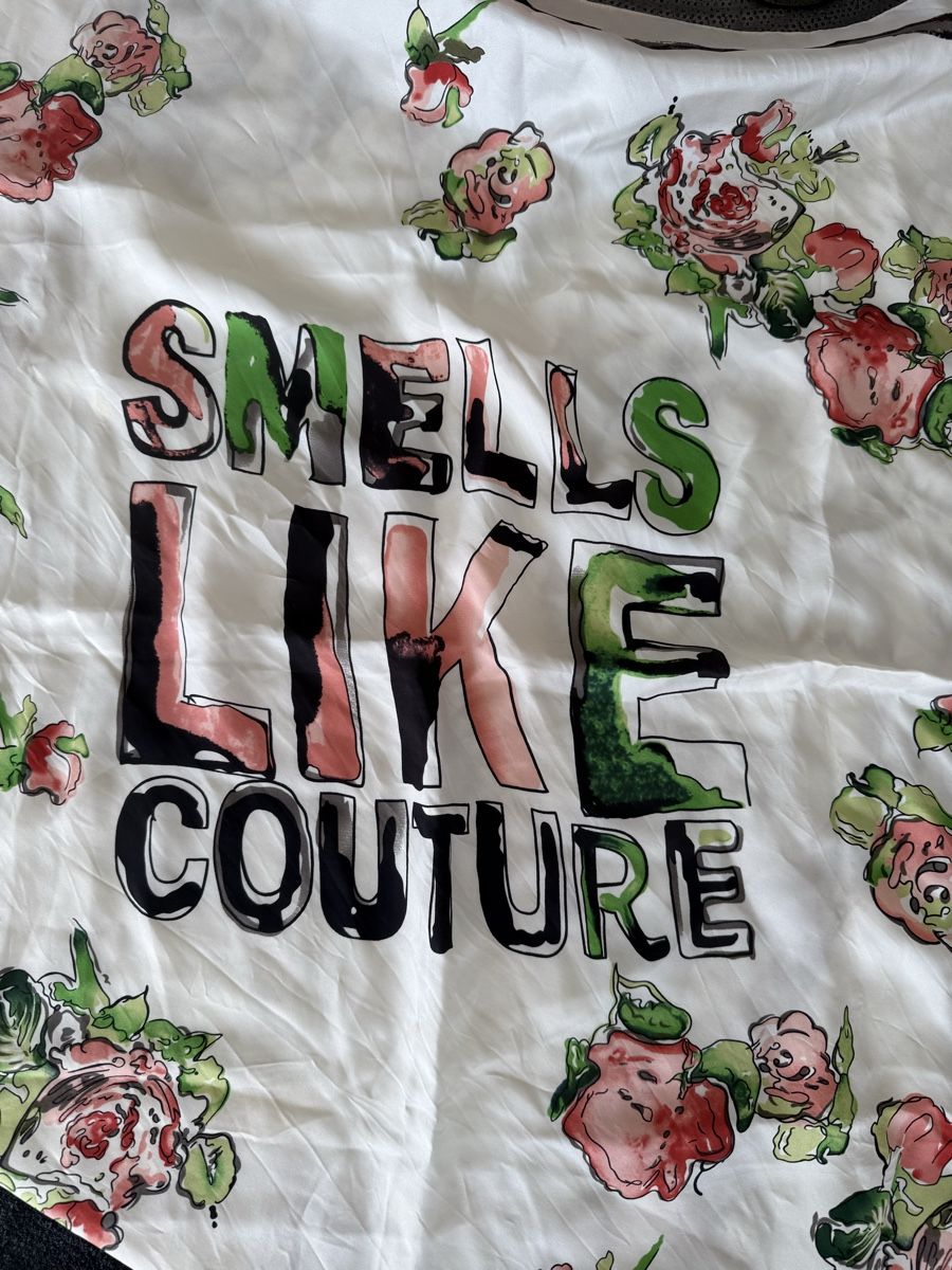 Juicy Couture Foulard & Sciarpe: Juicy Couture Seidenfoulard – Usato da Oberwil-Lieli venduto da Claudine_1988
