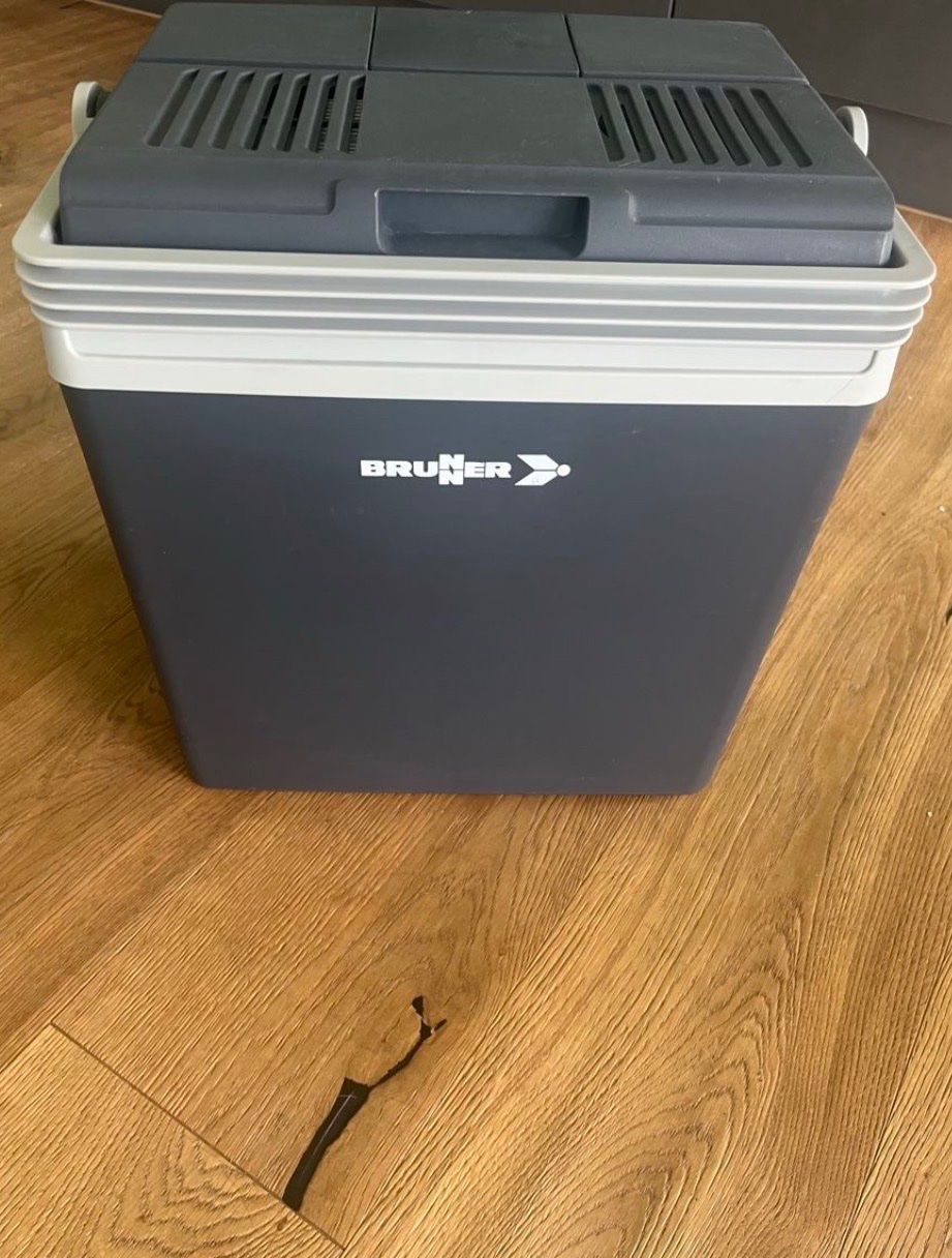Frigoriferi & Refrigeratori: Brunner Polarys Travel 25 Cooler Box – Usato da Vaduz venduto da Wurzla777 1