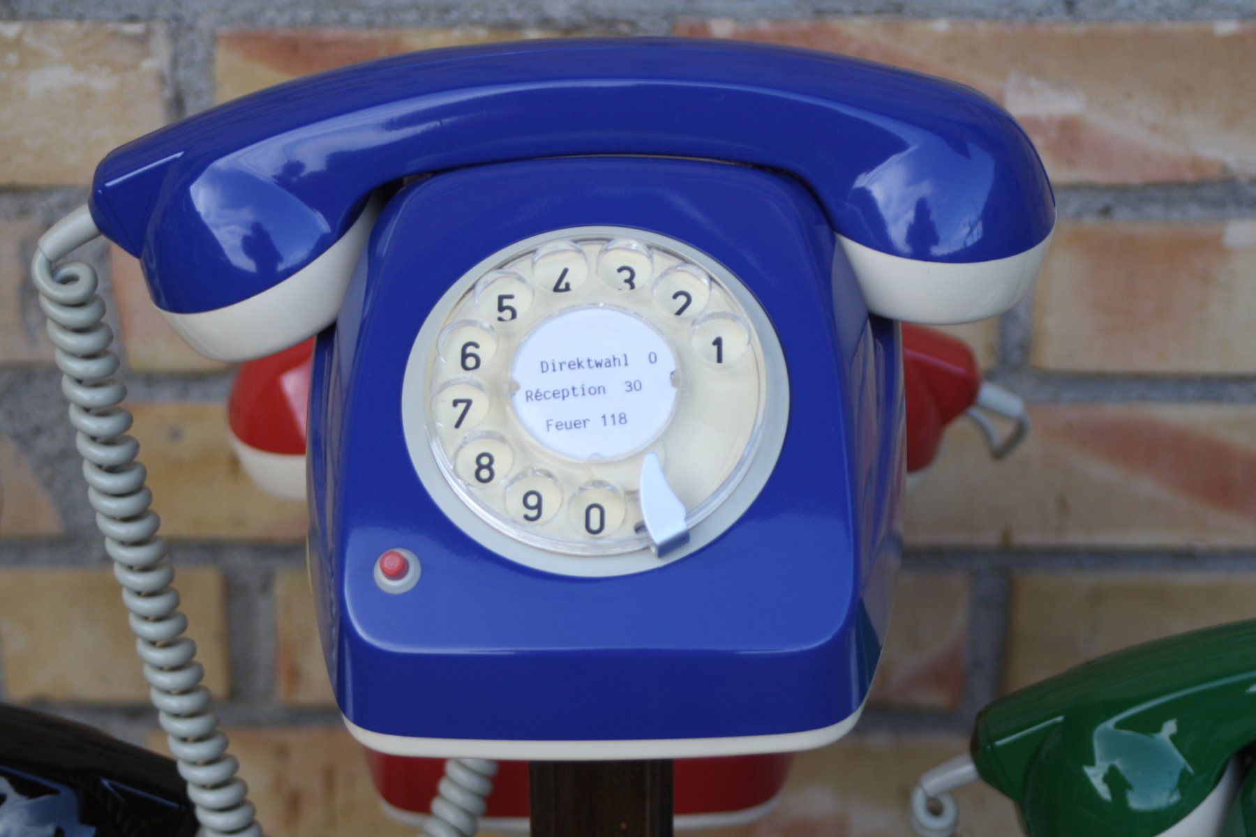 Telefoni: TELEFON VINTAGE MIT WÄHLSCHEIBE – Usato da Wauwil venduto da Pneuedy 2