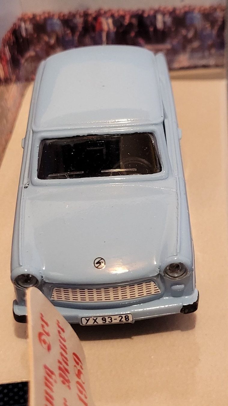 Voitures modèles: Trabant ... Der Trabi – Neuf avec emballage d'origine à Chézard-St-Martin par AlPat-Collections 3