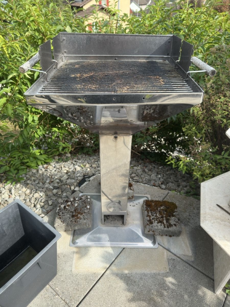 Griglie: Holzkohlengrill – Usato da Wangen b. Olten venduto da MOMO80