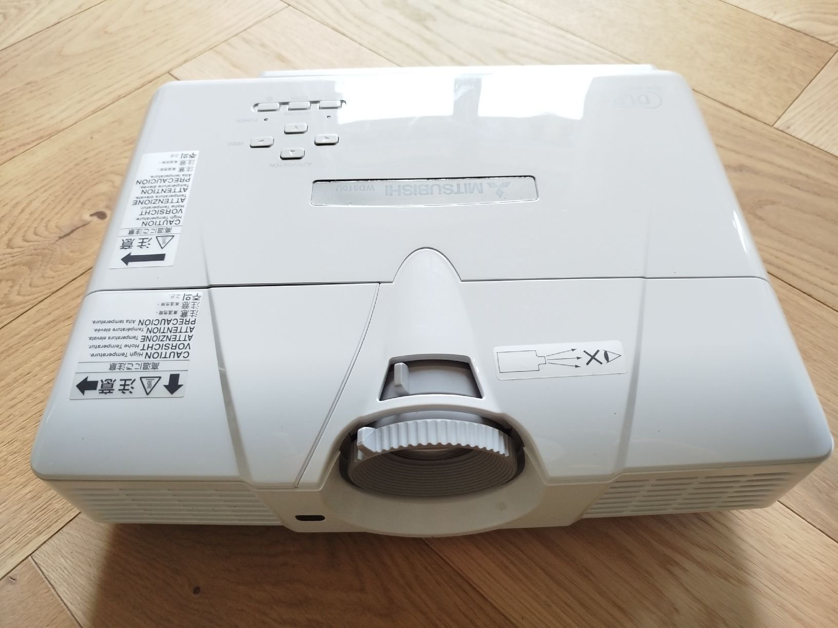 Mitsubishi Proiettori: Mitsubishi WD510U Projektor Beamer – Difettoso da Ipsach venduto da charliez