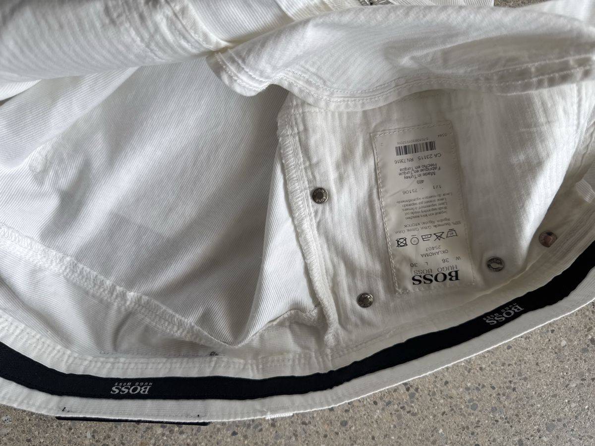Hugo Boss Pantaloni: HUGO BOSS Hose in weiss – Nuovo (secondo la descrizione) da Zollikofen venduto da Warmhals