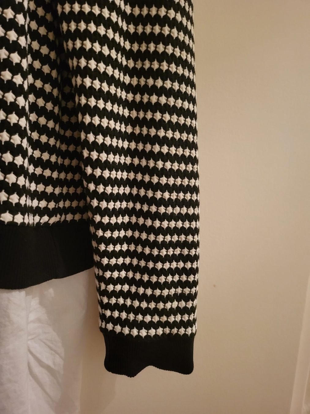 Maglioni & Felpe: Schöne Pullover mit Bluseneinsatz – Usato da Basel venduto da sci_67ms 3