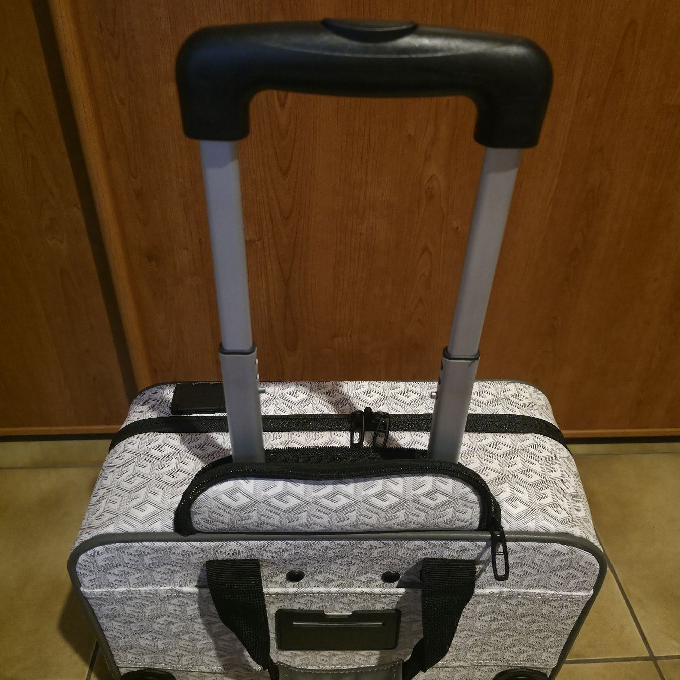Sonstiges zu Aviatik: Trolley Guess bianco/grigio – Neu (gemäss Beschreibung) aus Rancate von sarah357 4