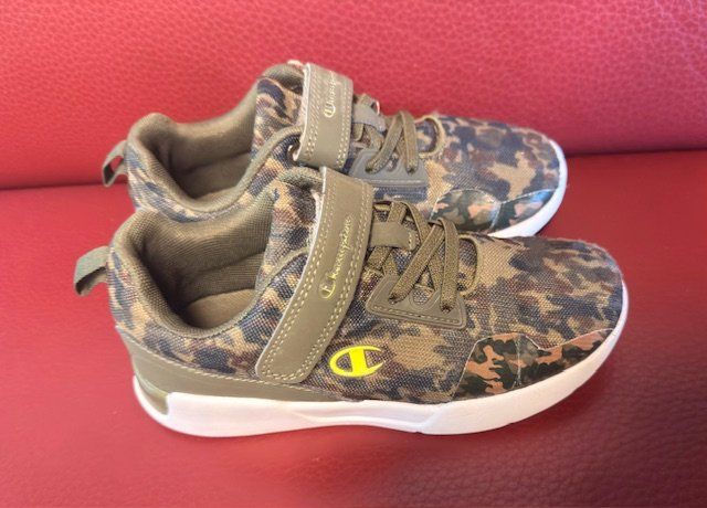 Champion Scarpe per ragazzi: Champion Schuhe 35 – Usato da Lömmenschwil venduto da classico01
