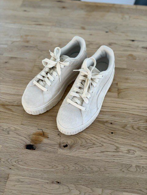 Puma Scarpe da donna: Puma Sneakers Beige – Usato da Dietlikon venduto da gormiti10
