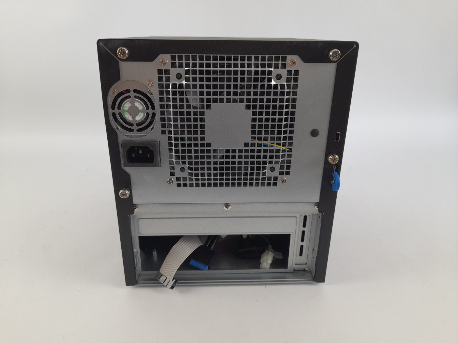 Custodie: SUPERMICR Mainboard Gehäuse – Usato da Liebefeld venduto da Restwert_Liebefeld 3
