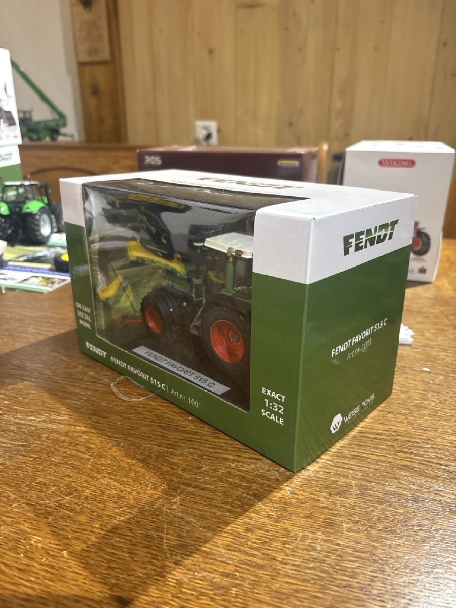 Kit di modellismo & Modellini statici: Fendt favorit 515c 1:32 – Nuovo (secondo la descrizione) da Maracon venduto da tro_chq5 1