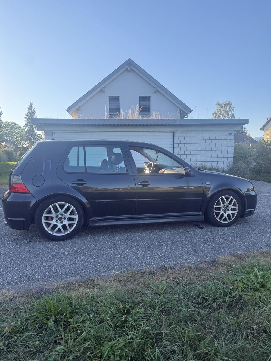 VW Automobili: Golf 4 GTI 1.8t – Usato da Oekingen venduto da Zeichen64 2