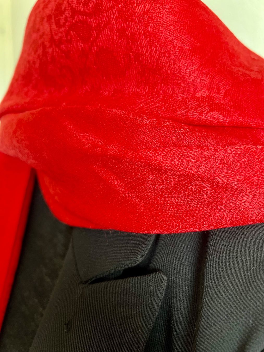 Foulards, Tücher & Schals: Châle en cachemire avec franges, unisexe – Neu und originalverpackt aus Coffrane von Luxary_16 6