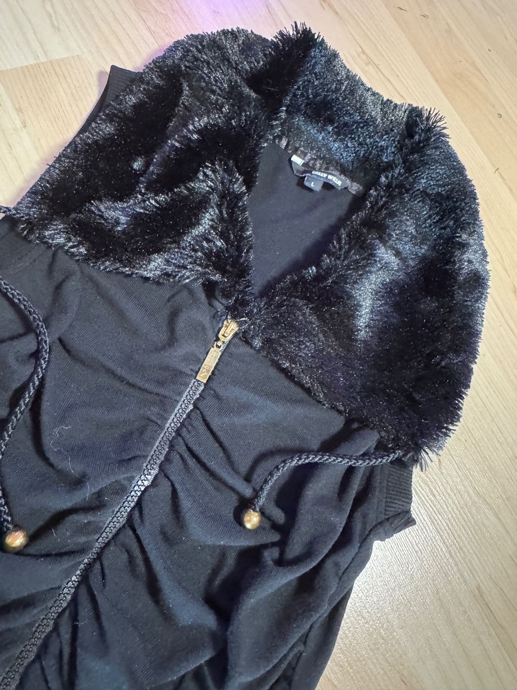 Gilets: Damen Strickweste mit Kunstfellkragen – D'occasion à Seuzach par Inspektor99 1