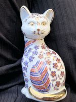 Porzellan-Katze mit Blumen und Goldrand