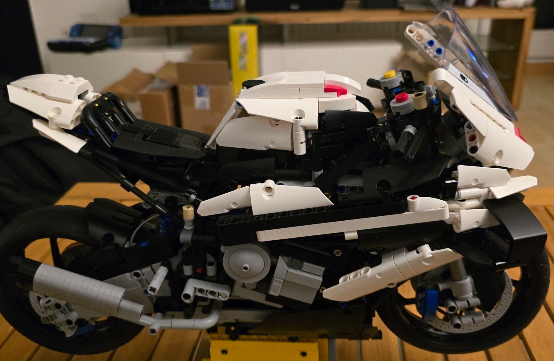 Lego Kit di costruzioni: LEGO Technic 42130 - BMW M 1000 RR – Usato da Schwerzenbach venduto da Rcbb84