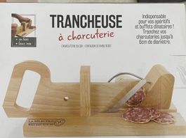 Wurstschneidemaschine / Trancheuse à charcuterie en bois
