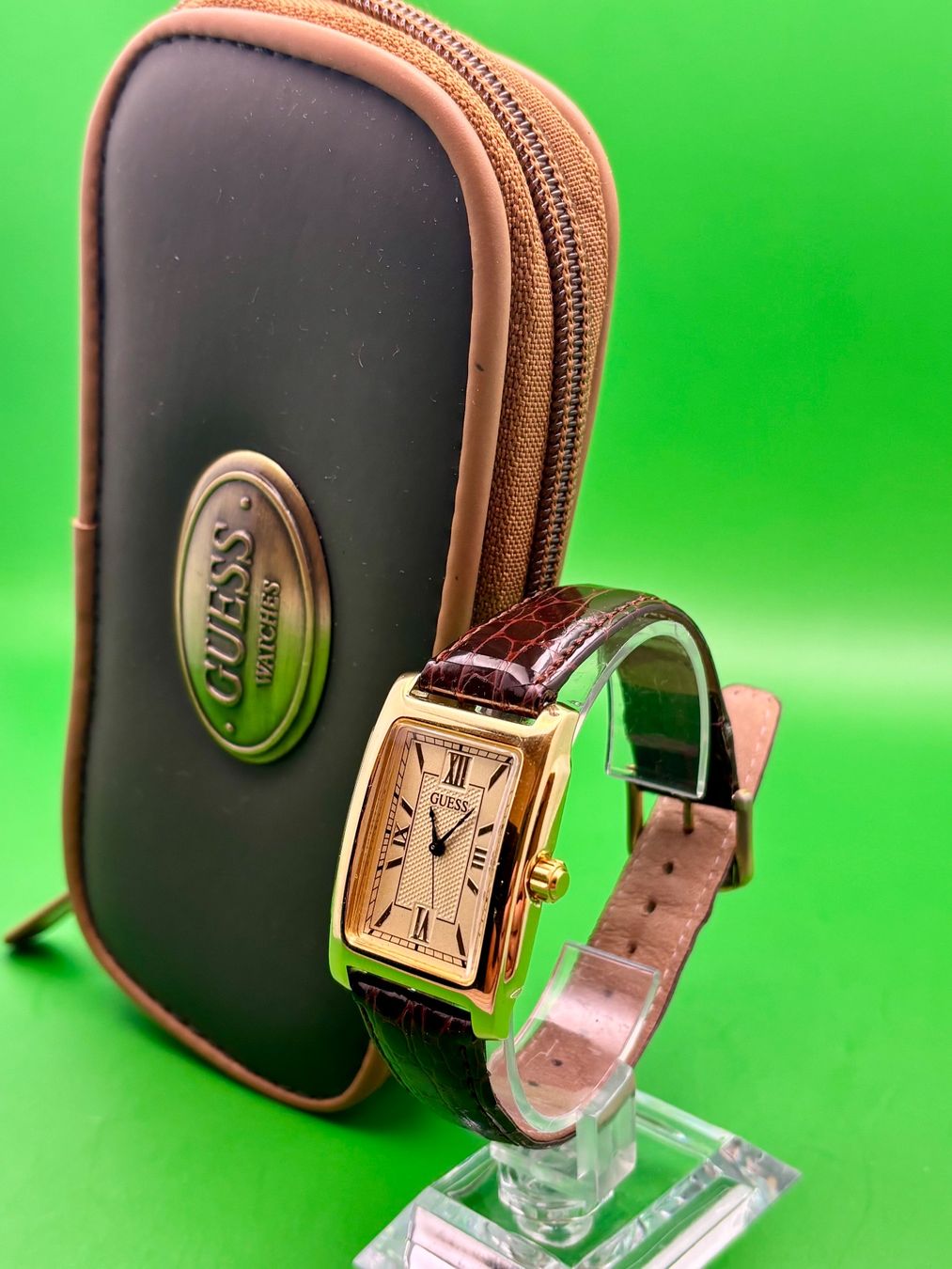 Guess Orologi: VINTAGE GUESS MIT ORGINAL ETUI – Usato da Rorschach venduto da ZeitWerk.10 3