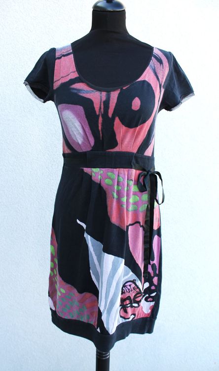 Robe Desigual Taille M (38) - Motif Floral - Style Moulant Mi-long - Occasion Très Bon état