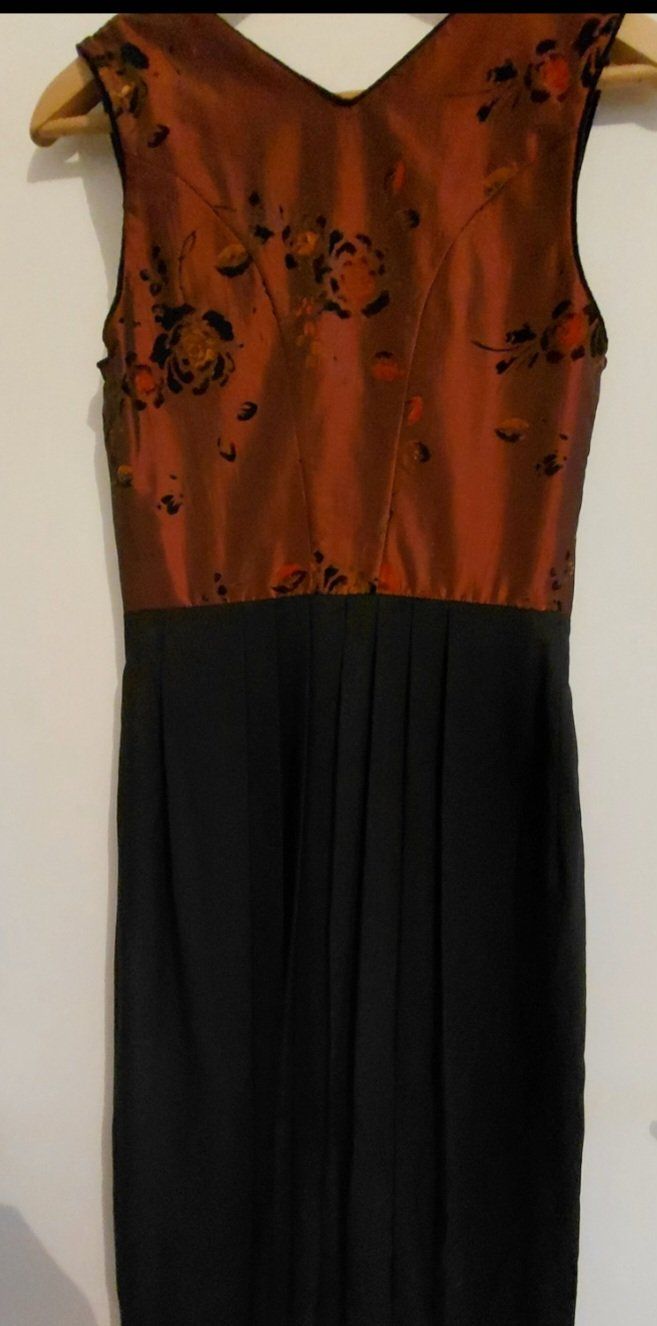 Kleider: Premium Dirndl Trachtkleid mit Satin Bestickerung – Gebraucht aus Horgen von zur_jq85 6