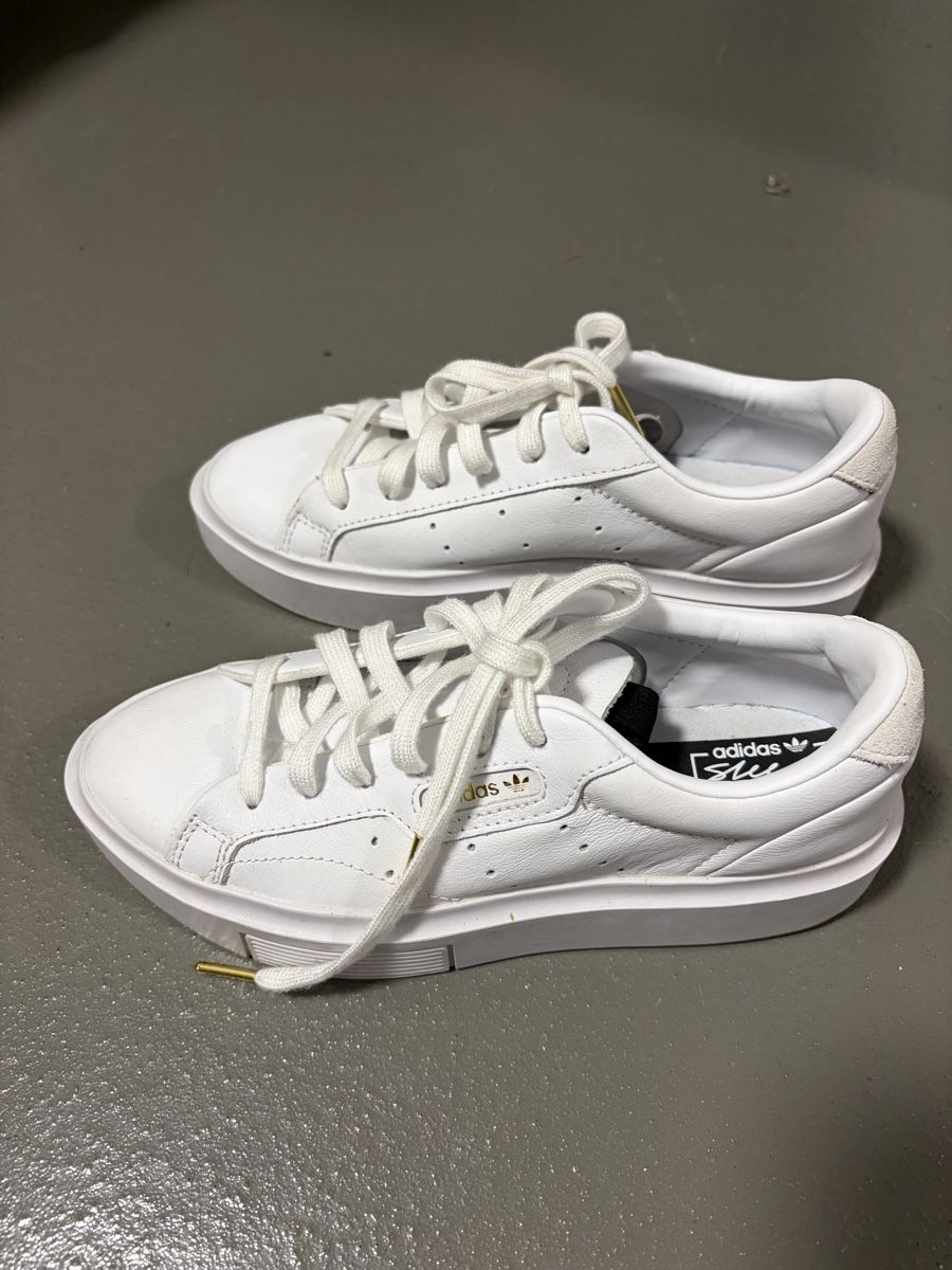 Adidas Scarpe da donna: Weisse Adidas Sneaker, Modell Sleek W – Nuovo (secondo la descrizione) da Lauperswil venduto da LaGerber 1