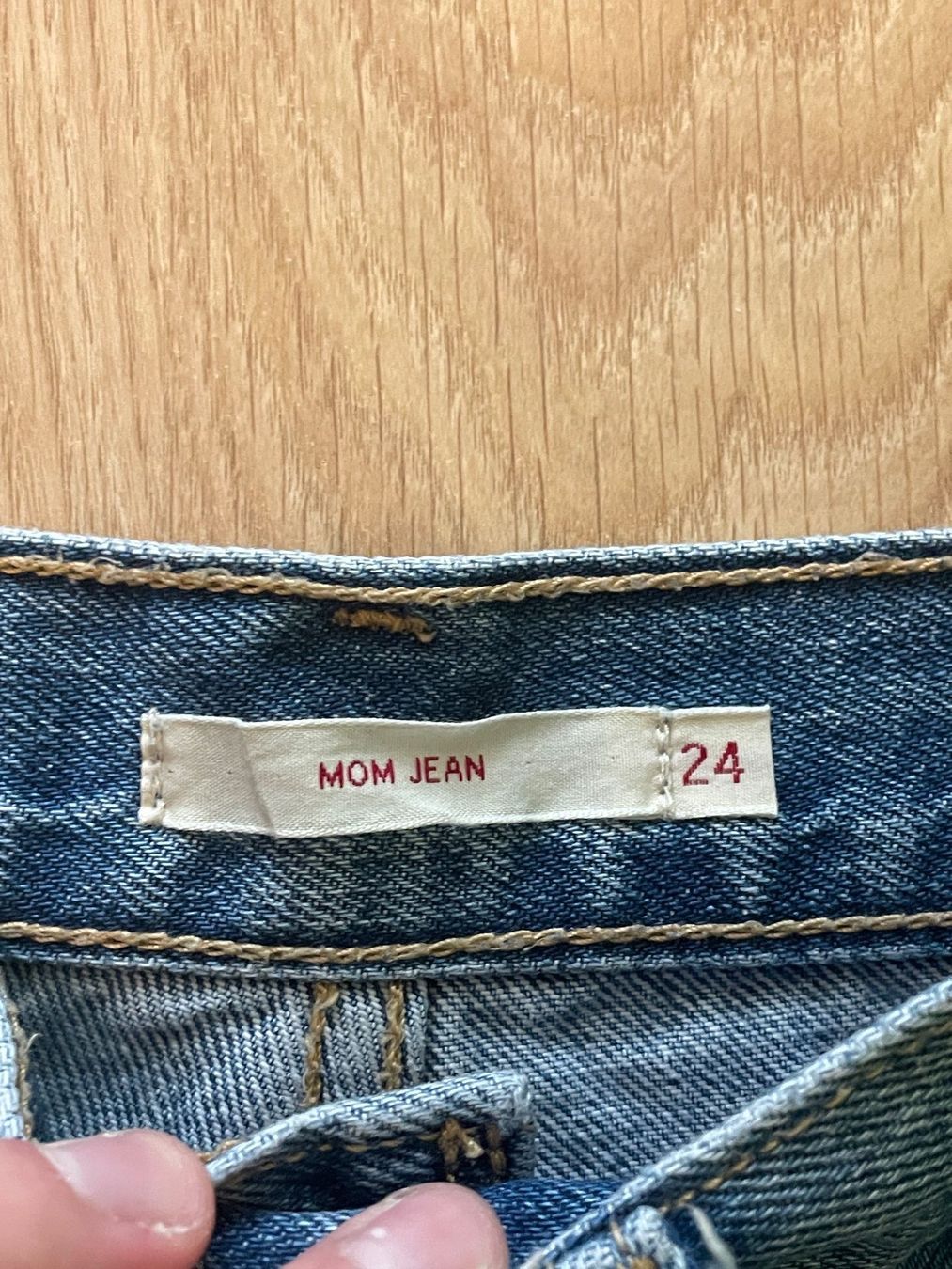 Levi's Jeans: Levi's Mom Jeans Grösse 24 – Gebraucht aus ZUFIKON von SULMI01 2