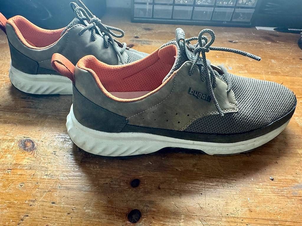 Bugatti Scarpe da uomo: Herrenschuh Bugatti, Gr. 45, sehr bequem! – Usato da Zürich venduto da fonti04 2