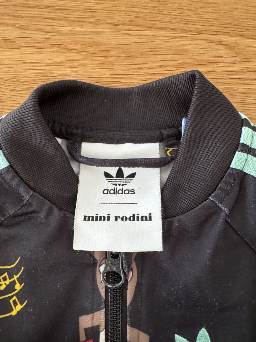 Mini Rodini Lotti & Set di vestiti: Adidas x Mini Rodini - Twin Set Gr. 92 – Usato da Wabern venduto da Mcteiger73 1
