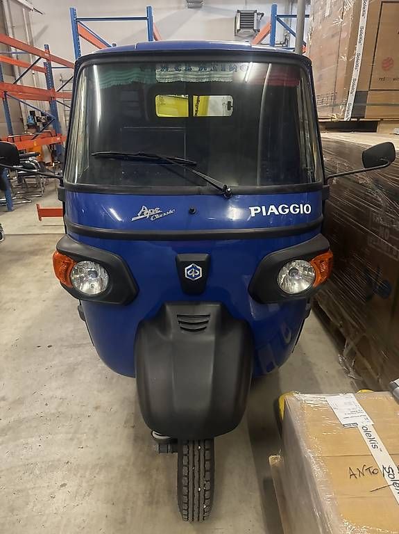 A tre ruote: Piaggio Ape 400 Classic Diesel  – Usato da Muttenz venduto da GLVS80 1