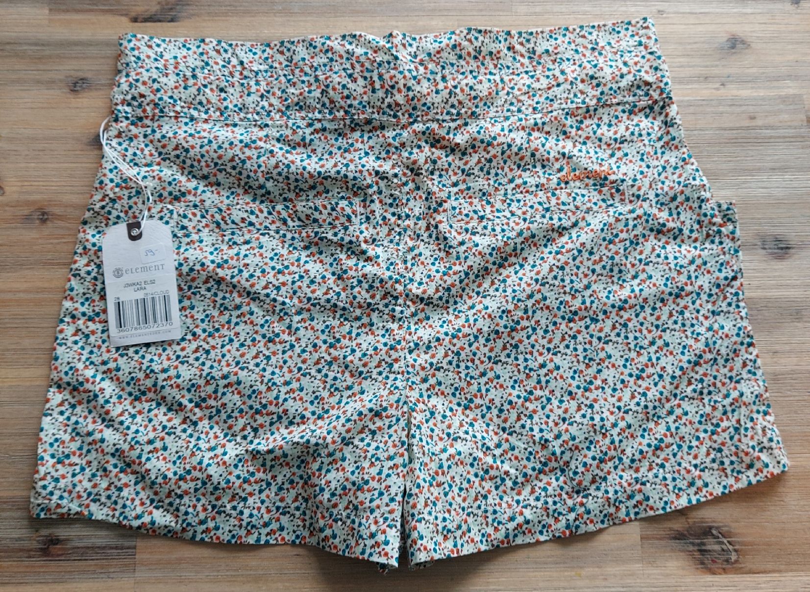 Element Pantaloni: Neue Element Damen Shorts Gr. 28 Blumenmuster – Nuovo e nell'imballaggio originale da Basel venduto da Mazzo84 1