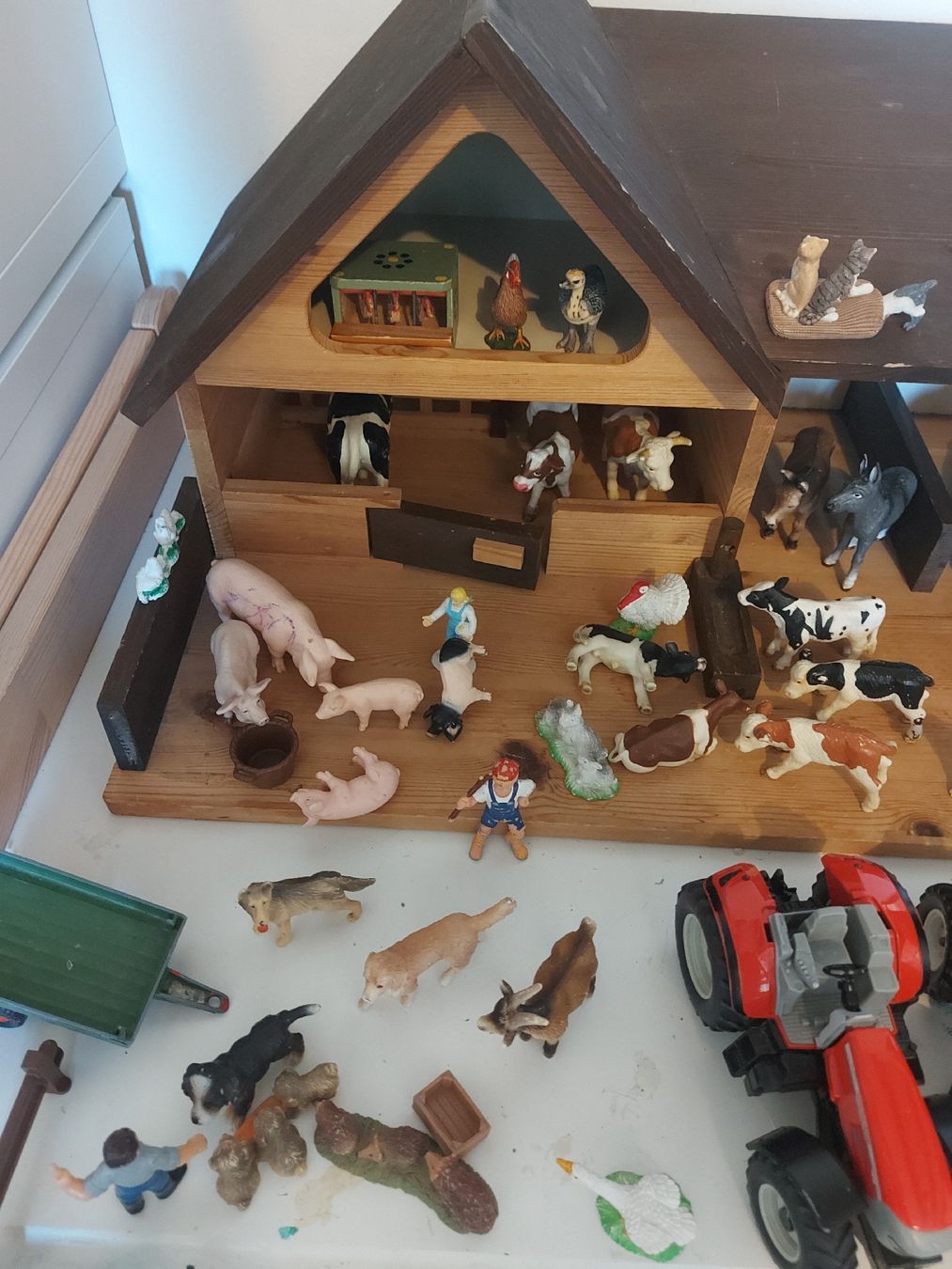 Casette per bambini: Farm playset with animals and vehicles, complete set – Usato da Luzern venduto da pad_8slm 1