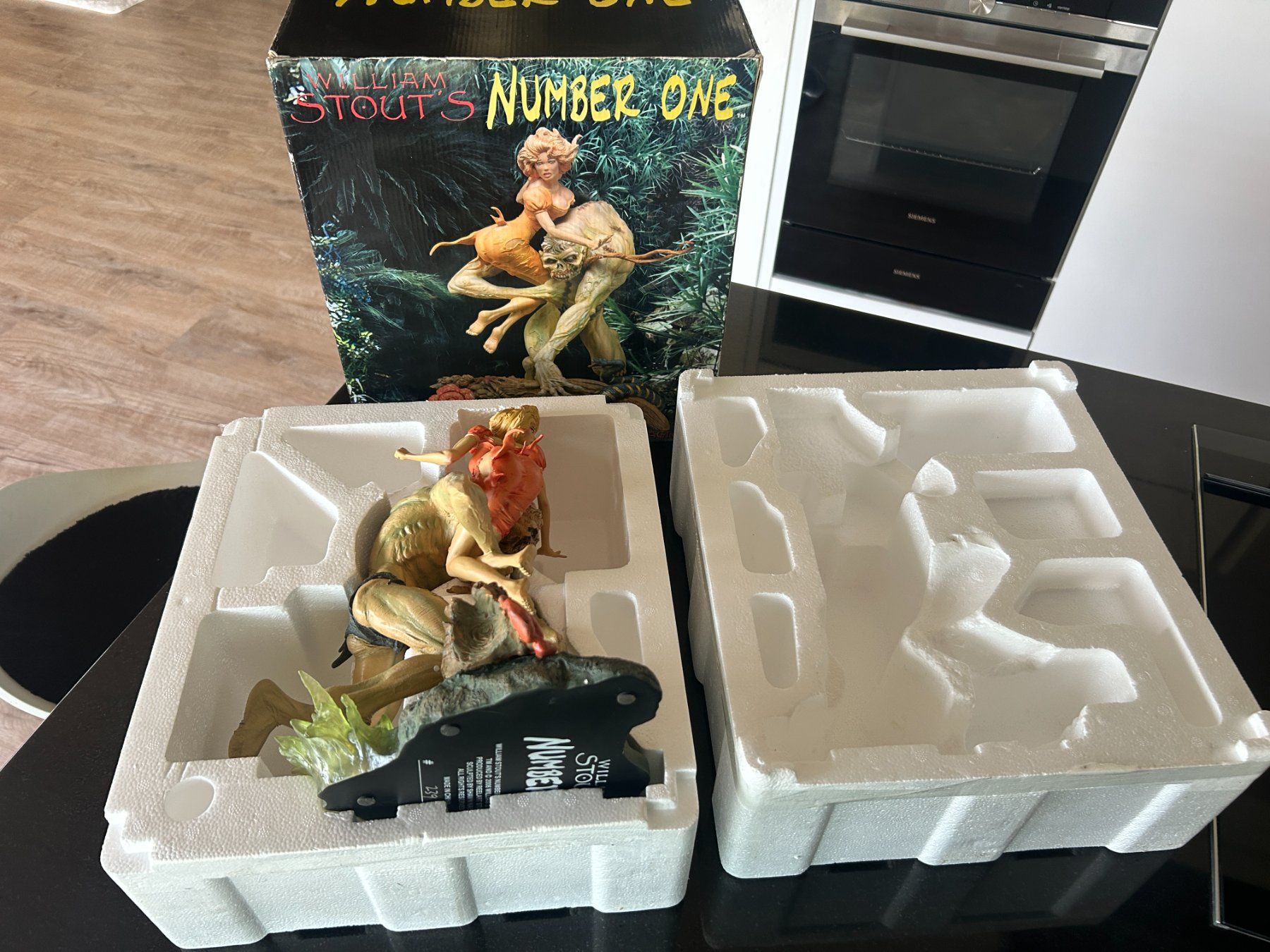 Figuren: William Stouts Number One Painted Statue Nummer 239 / 250 – Gebraucht aus Richigen von Retrogameworld 1
