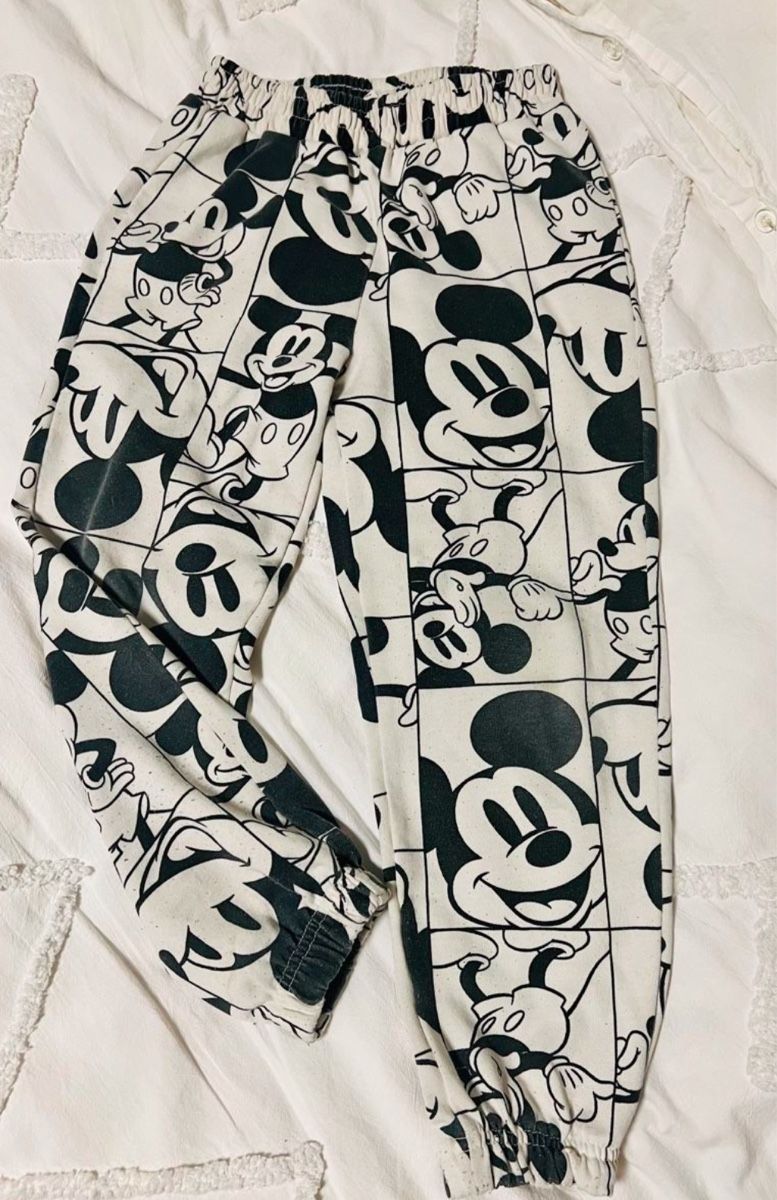 Pantaloni: Pantalon Mickey Mouse taille 152/158 – Usato da La Chaux-de-Fonds venduto da Sabinchenn