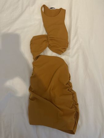 Zara Kleid, Grösse M, Senfgelb, ideal für den Sommer!
