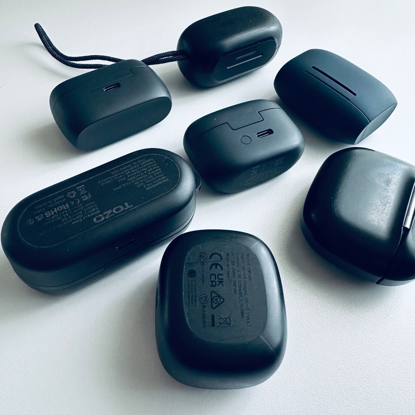 Caricabatterie: Ladecase 7stk. Diverse Marken für Bluetooth Kopfhörer – Usato da Basel venduto da MY.AIRPODS.SHOP 5