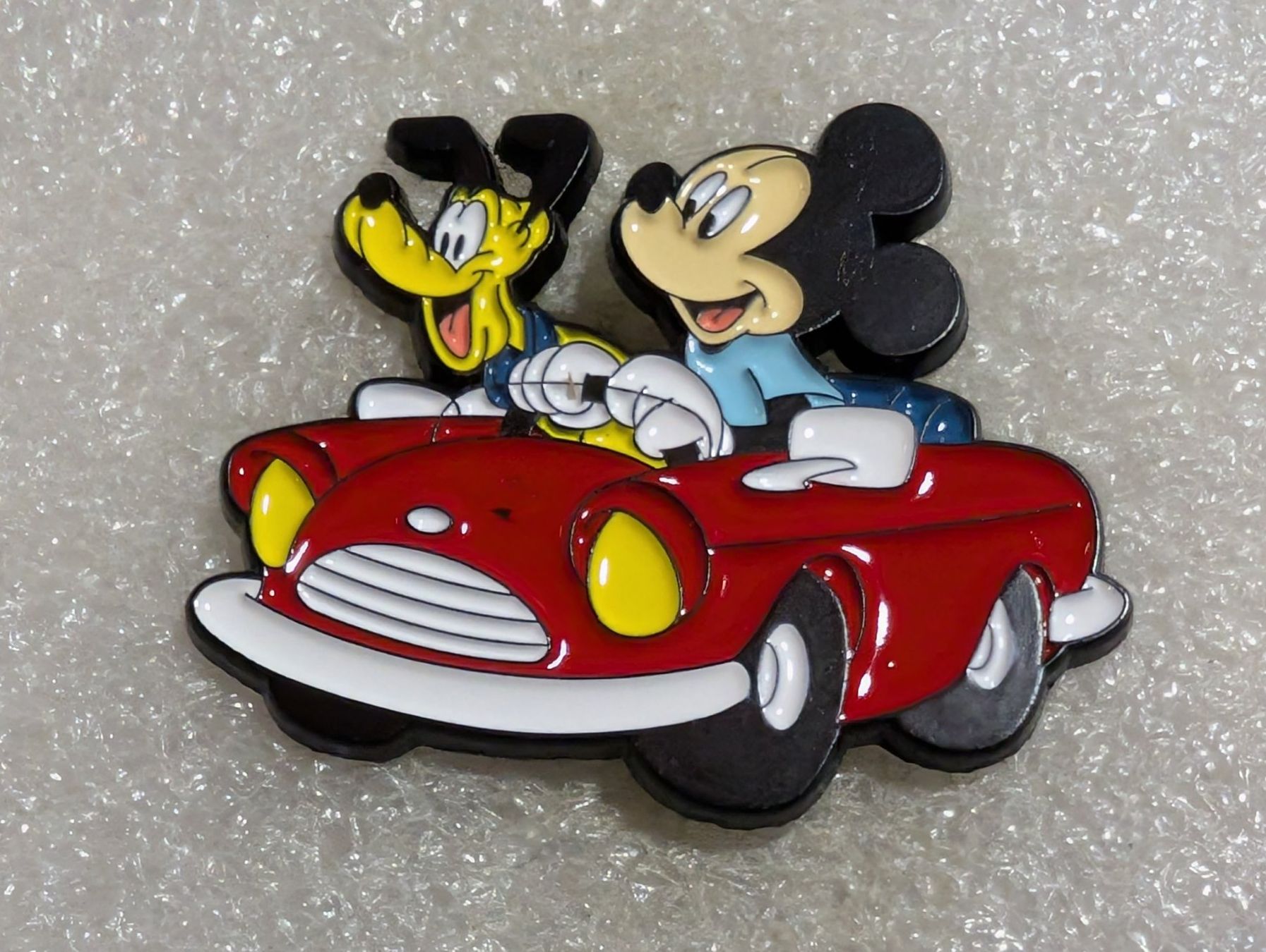 Plaketten & Abzeichen: Ansteckbutton 239: Disney – Gebraucht aus Oppligen von Pin-Fall-Shop
