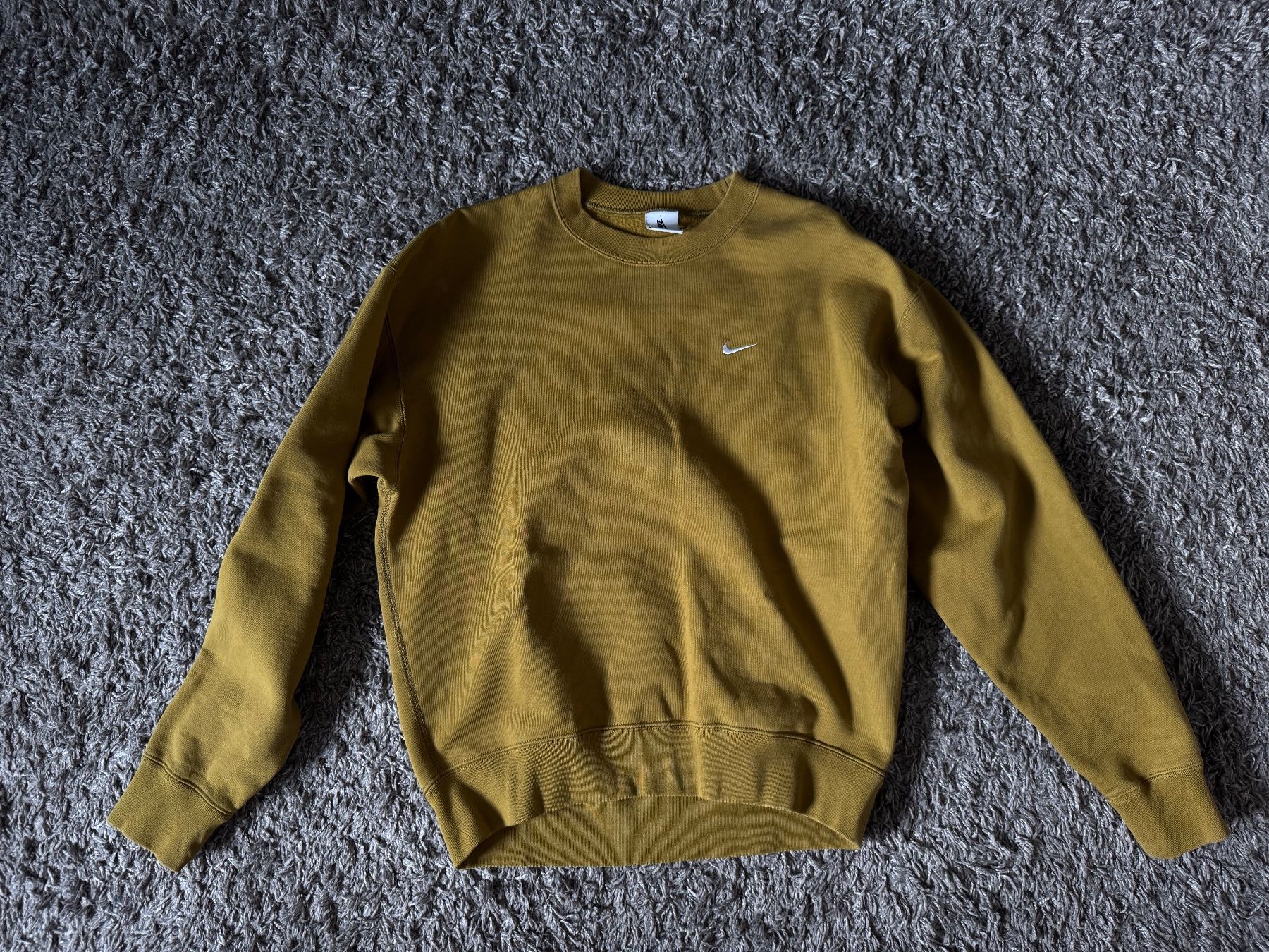 Nike Maglioni & Felpe: Nike Sweatshirt Grau Herren Gr. S – Usato da Löhningen venduto da santafe06