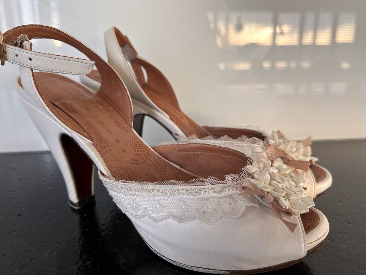 Chie Mihara Scarpe da donna: Chie Mihara elegante beige Sandalen Pumps Gr. 38 – Usato da St. Gallen venduto da jojan 1