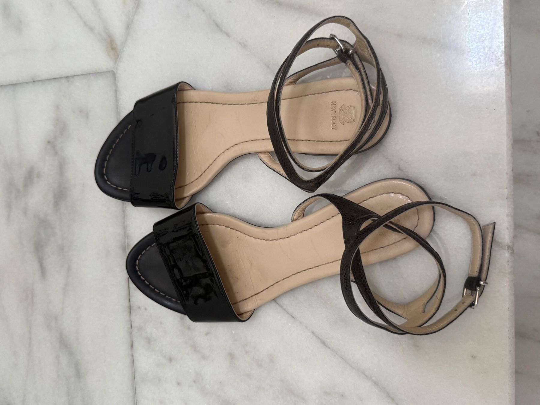 Navyboot Scarpe da donna: Navyboot Sandale - Gr 39 - Leder/Lack – Usato da Reinach BL venduto da mirjbee 2