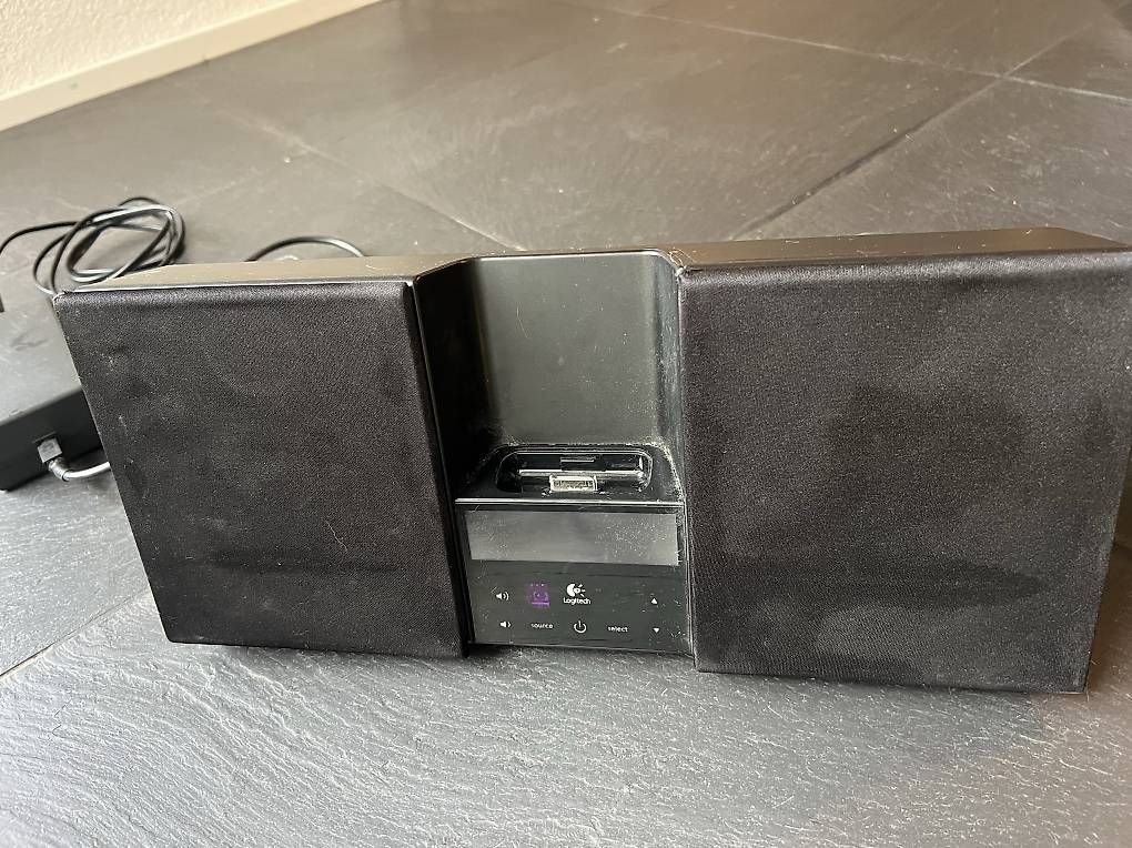 Dockingstation: iPod-/iPhone-Dockingstation mit integrierten Lautsprechern – Gebraucht aus Pfaffhausen von willa02