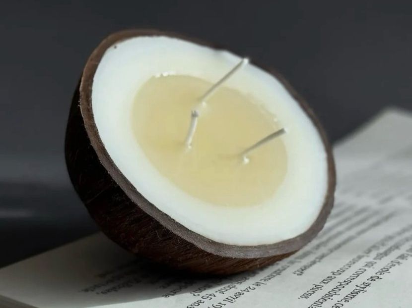 Candele: Handgefertigte Kokosnuss-Kerze – Nuovo e nell'imballaggio originale da Hitzkirch venduto da Espelma 2
