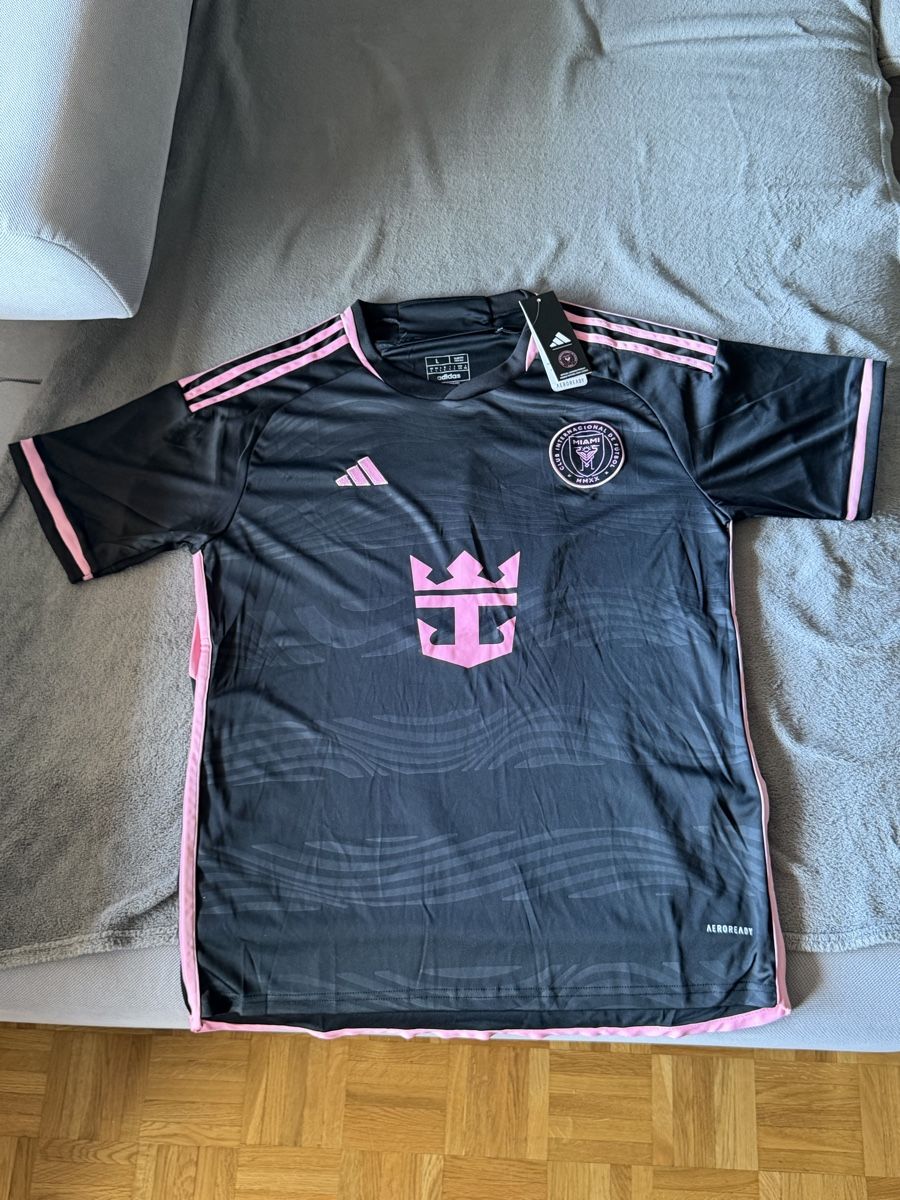 Adidas Leibchen & Hosen: Maillot Inter de Miami – Neu und originalverpackt aus Montreux von DMtop