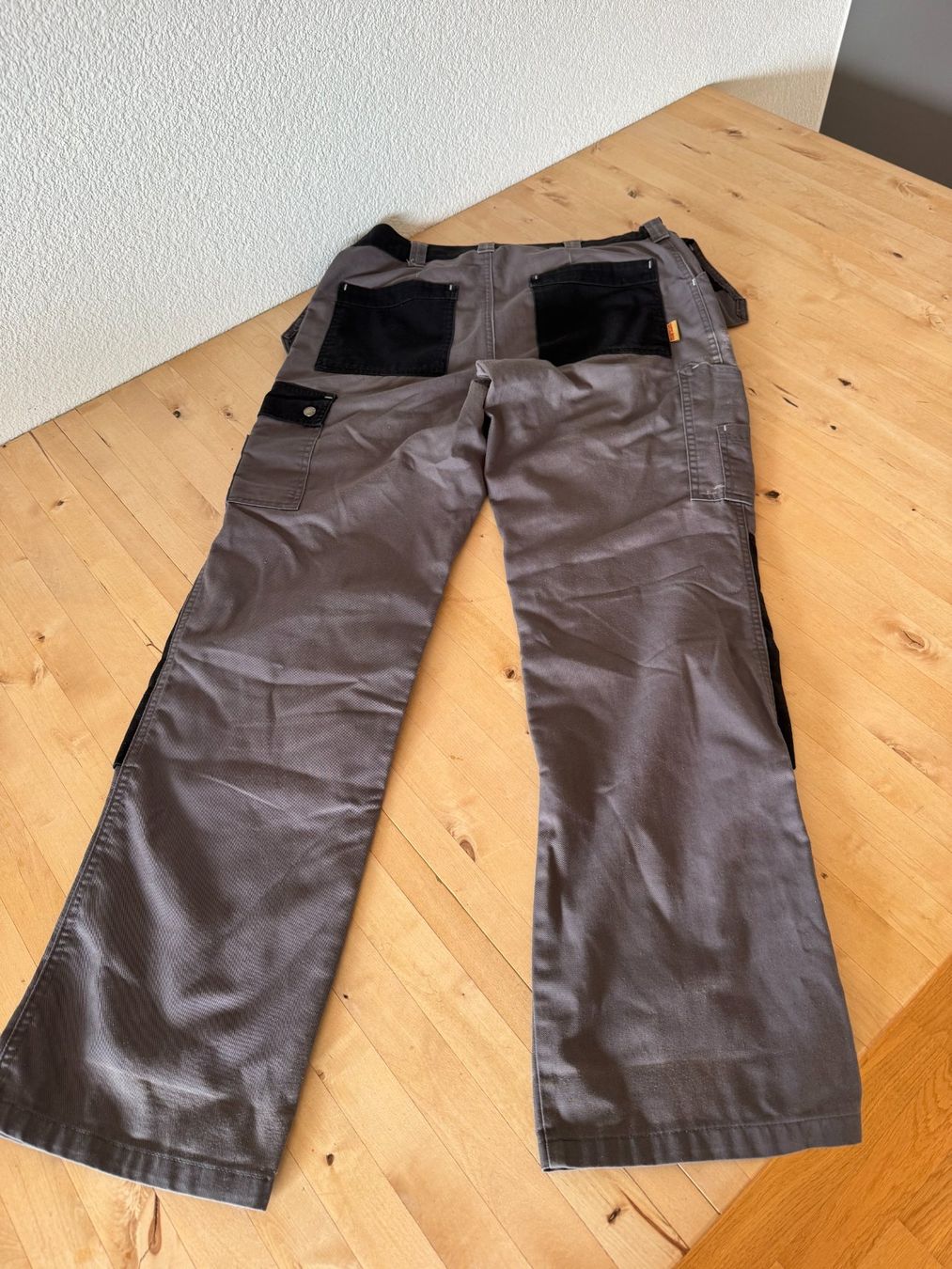 Pantaloni: Gut erhaltene Arbeitshose, Grösse 42 – Usato da Ostermundigen venduto da CptJohny 3