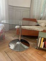 Runder Glastisch mit Chromfuss  zeitloses Design