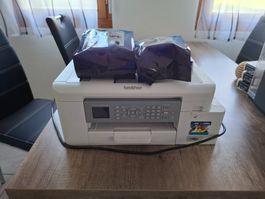 Brother MFC-J4340DW plus zwei komplette Pack.Tintenpatronen